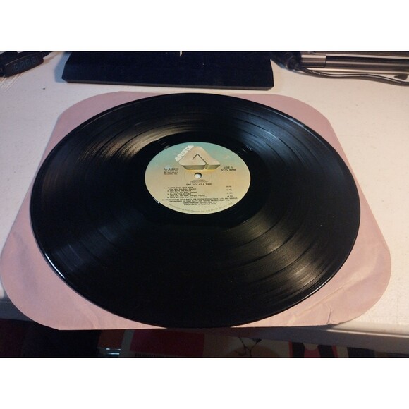 Krokus -  One Vice At A Time 1982 - Arista AL8-8038 - Glam Rock - Picture 4 of 4